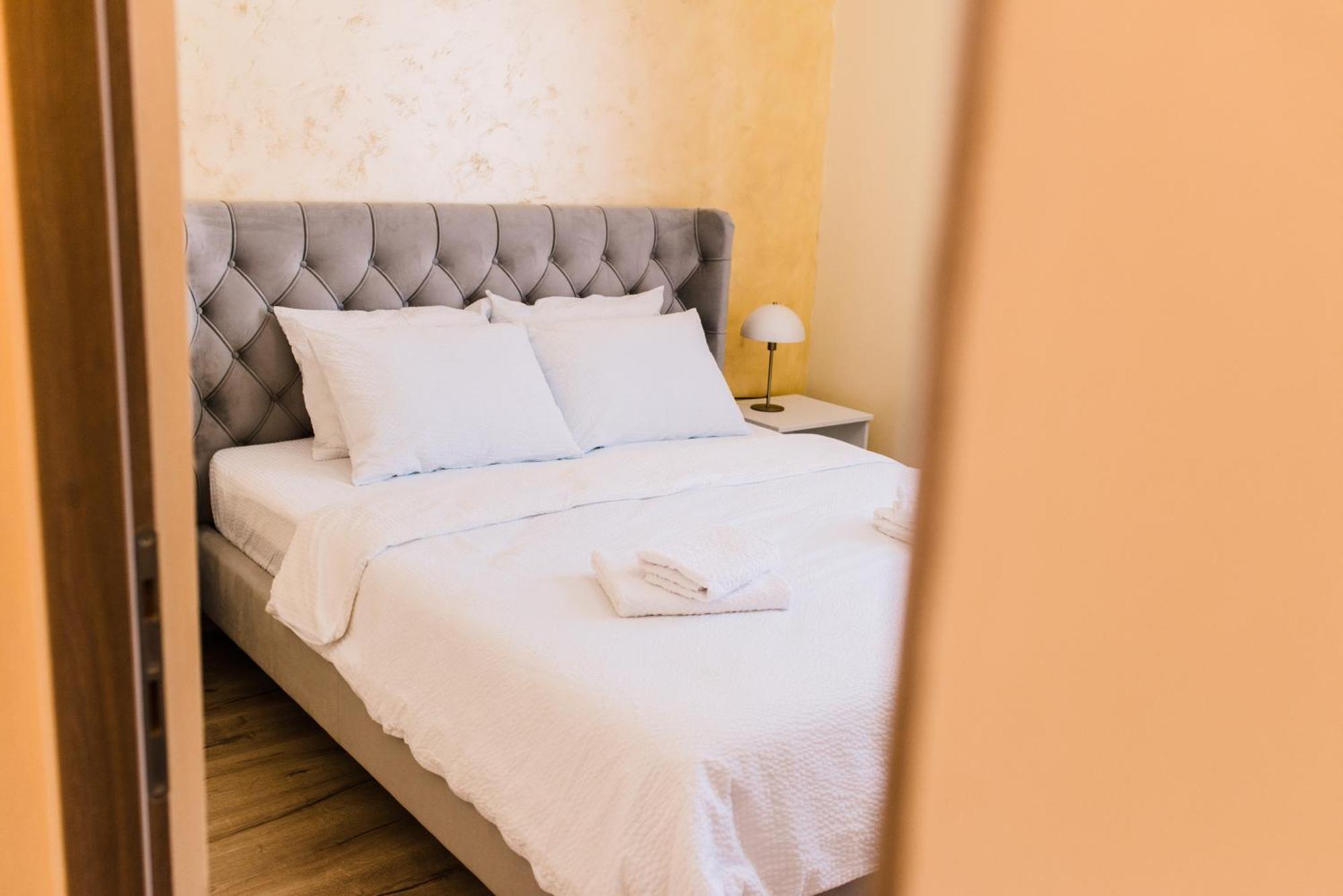 Central White Apartment Σάτου Μάρε Εξωτερικό φωτογραφία